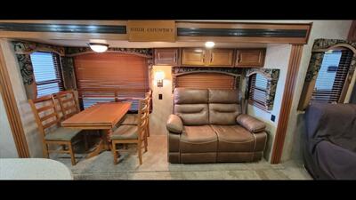 2014 Keystone MONTANA 343RL - Photo 24 - Aurora, MO 65605