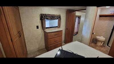 2014 Keystone MONTANA 343RL - Photo 40 - Aurora, MO 65605