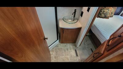 2014 Keystone MONTANA 343RL - Photo 30 - Aurora, MO 65605