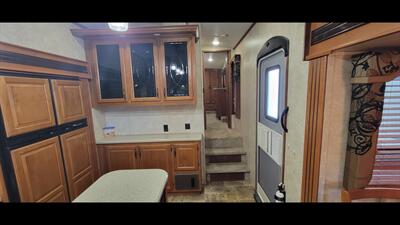 2014 Keystone MONTANA 343RL - Photo 12 - Aurora, MO 65605