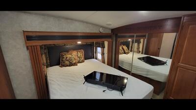2014 Keystone MONTANA 343RL - Photo 37 - Aurora, MO 65605