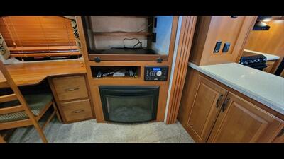 2014 Keystone MONTANA 343RL - Photo 20 - Aurora, MO 65605