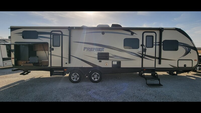 2016 KEYSTONE BULLET PREMIER 31BHPR  