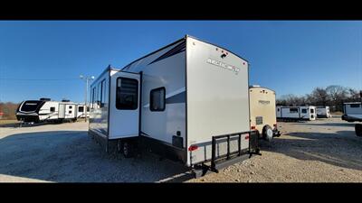 2022 CHEROKEE ARTIC WOLF 287BH   - Photo 8 - Aurora, MO 65605