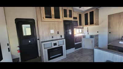 2022 CHEROKEE ARTIC WOLF 287BH   - Photo 13 - Aurora, MO 65605