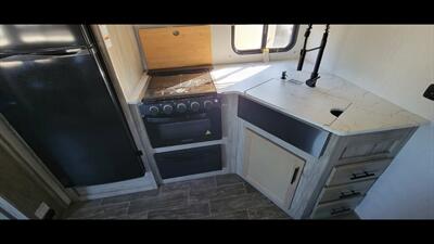 2022 CHEROKEE ARTIC WOLF 287BH   - Photo 17 - Aurora, MO 65605