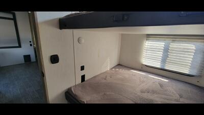 2022 CHEROKEE ARTIC WOLF 287BH   - Photo 32 - Aurora, MO 65605