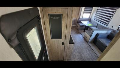 2022 CHEROKEE ARTIC WOLF 287BH   - Photo 52 - Aurora, MO 65605