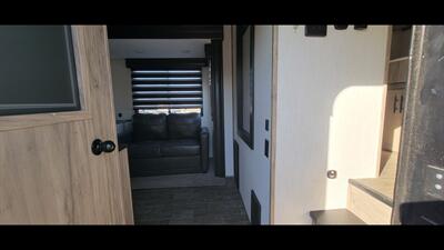 2022 CHEROKEE ARTIC WOLF 287BH   - Photo 62 - Aurora, MO 65605