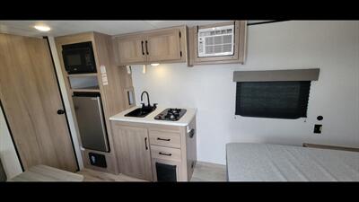 2025 KEYSTONE COLEMAN 17R   - Photo 17 - Aurora, MO 65605