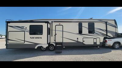 2018 FORET RIVER SIERRA 372LOK