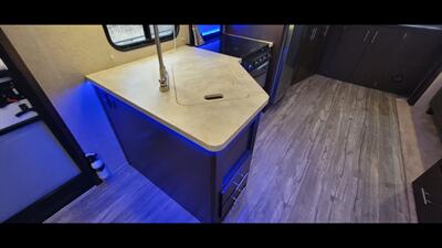 2017 FOREST RIVER CHEROKEE ARTIC WOLF 255 DRL   - Photo 29 - Aurora, MO 65605