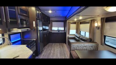 2017 FOREST RIVER CHEROKEE ARTIC WOLF 255 DRL   - Photo 10 - Aurora, MO 65605