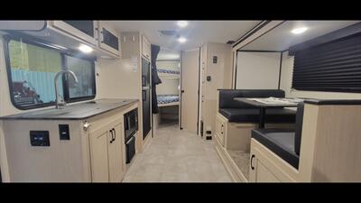 2022 COACHMEN APEX 208BHS   - Photo 12 - Aurora, MO 65605