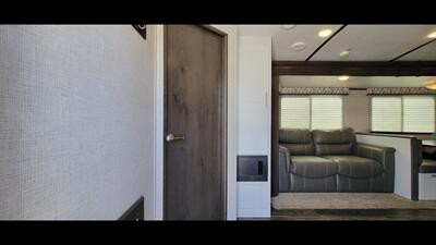2020 KEYSTONE BULLET PREMIER 34BIPR   - Photo 9 - Aurora, MO 65605