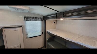 2020 KEYSTONE BULLET PREMIER 34BIPR   - Photo 39 - Aurora, MO 65605