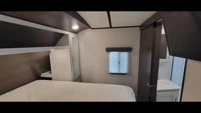 2020 KEYSTONE BULLET PREMIER 34BIPR   - Photo 33 - Aurora, MO 65605