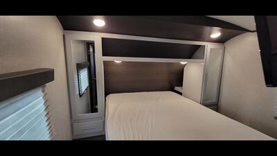 2020 KEYSTONE BULLET PREMIER 34BIPR   - Photo 31 - Aurora, MO 65605