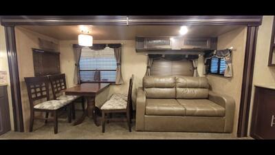 2017 FOREST RIVER SURVEYOR 32RKDS   - Photo 16 - Aurora, MO 65605