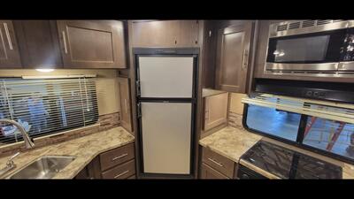 2017 FOREST RIVER SURVEYOR 32RKDS   - Photo 24 - Aurora, MO 65605