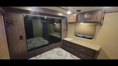 2017 FOREST RIVER SURVEYOR 32RKDS   - Photo 45 - Aurora, MO 65605