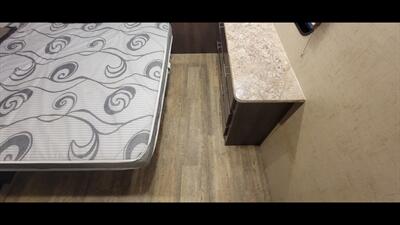 2017 FOREST RIVER SURVEYOR 32RKDS   - Photo 39 - Aurora, MO 65605