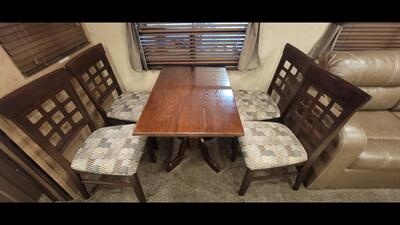 2017 FOREST RIVER SURVEYOR 32RKDS   - Photo 19 - Aurora, MO 65605