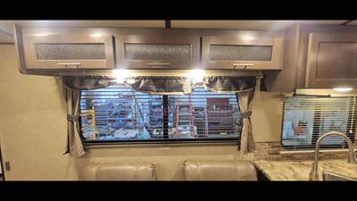 2017 FOREST RIVER SURVEYOR 32RKDS   - Photo 30 - Aurora, MO 65605