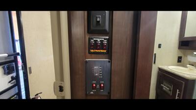 2017 FOREST RIVER SURVEYOR 32RKDS   - Photo 38 - Aurora, MO 65605