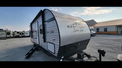 2022 EAST TO WEST SILVER LAKE 20 KRD - Photo 3 - Aurora, MO 65605