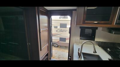 2020 JAYCO WHITE HAWK 32KBS   - Photo 12 - Aurora, MO 65605