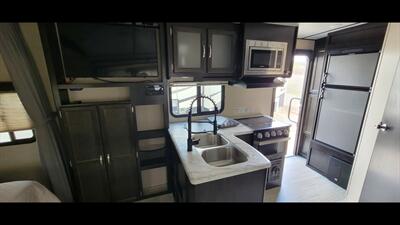2020 COACHMEN SPIRIT 1943RB - Photo 9 - Aurora, MO 65605