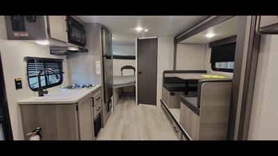 2020 COACHMEN SPIRIT 1943RB - Photo 33 - Aurora, MO 65605
