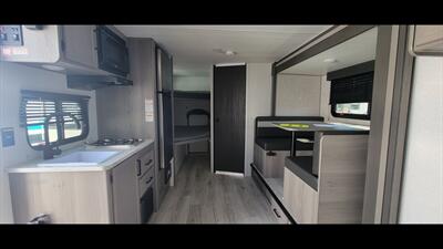 2025 KEYSTONE HIDEOUT 181BH - Photo 11 - Aurora, MO 65605