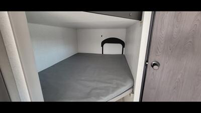 2025 KEYSTONE HIDEOUT 181BH - Photo 21 - Aurora, MO 65605