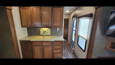 2016 HIGHLAND RIDGE OPEN RANGE 337RLS   - Photo 11 - Aurora, MO 65605