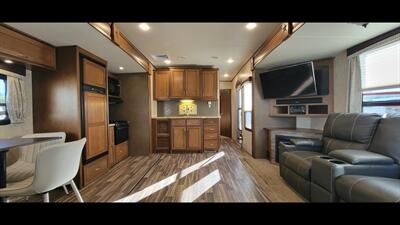 2016 HIGHLAND RIDGE OPEN RANGE 337RLS   - Photo 10 - Aurora, MO 65605