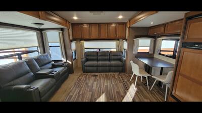 2016 HIGHLAND RIDGE OPEN RANGE 337RLS   - Photo 9 - Aurora, MO 65605