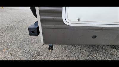 2014 CROSSROADS ZINGER 31SB   - Photo 44 - Aurora, MO 65605