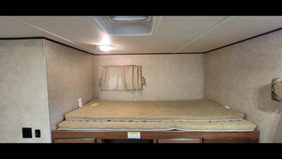 2014 CROSSROADS ZINGER 31SB   - Photo 36 - Aurora, MO 65605