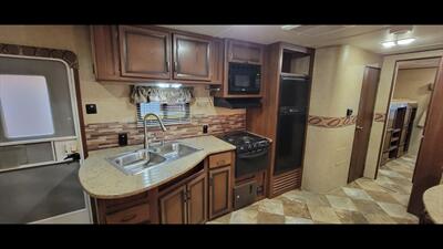 2014 CROSSROADS ZINGER 31SB   - Photo 18 - Aurora, MO 65605