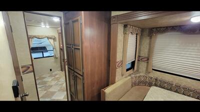 2014 CROSSROADS ZINGER 31SB   - Photo 23 - Aurora, MO 65605