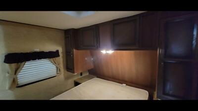 2014 CROSSROADS ZINGER 31SB   - Photo 39 - Aurora, MO 65605