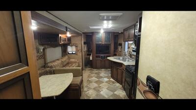 2014 CROSSROADS ZINGER 31SB   - Photo 12 - Aurora, MO 65605