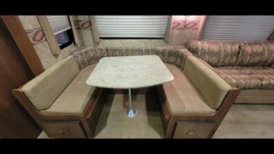 2014 CROSSROADS ZINGER 31SB   - Photo 21 - Aurora, MO 65605