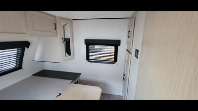 2021 FOREST RIVER COACHMEN 290BH   - Photo 16 - Aurora, MO 65605