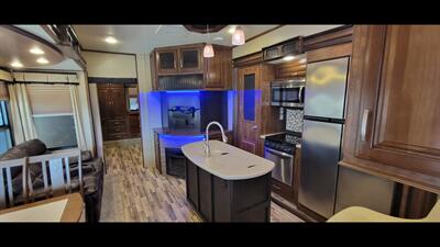 2016 GRAND DESIGN SOLITUDE ST366DEN - Photo 11 - Aurora, MO 65605
