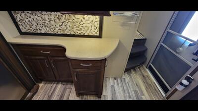 2016 GRAND DESIGN SOLITUDE ST366DEN - Photo 16 - Aurora, MO 65605