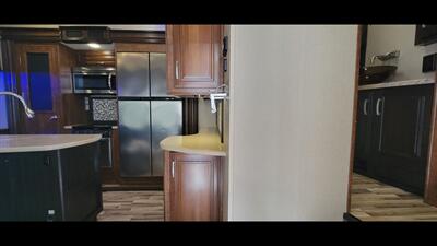 2016 GRAND DESIGN SOLITUDE ST366DEN - Photo 10 - Aurora, MO 65605