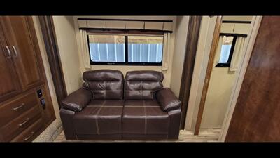 2016 GRAND DESIGN SOLITUDE ST366DEN - Photo 35 - Aurora, MO 65605